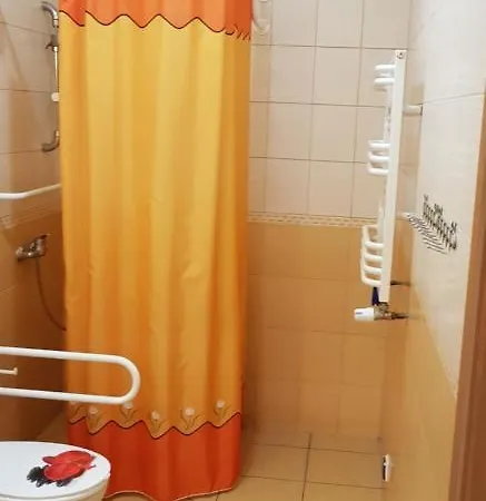 Wynajem Pokoi Barka Zdzislaw Barbuzynski Hostel *